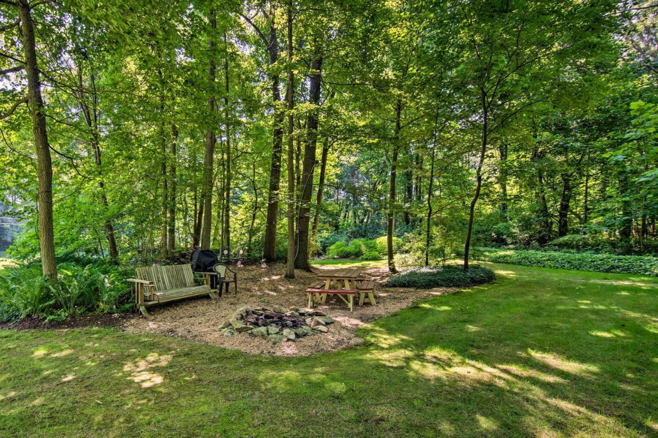 Cozy Garden Room In Welsh Mountain Suites! Нью Холланд Экстерьер фото